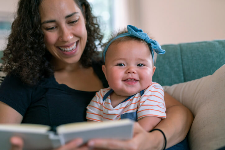 Leitura para bebês: 9 dicas para ler histórias para seu pequenino